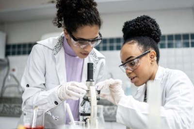 1º Prêmio Mulheres e Ciência recebe mais de 1,1 mil inscrições de todas as regiões do país