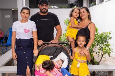 Goiás Social: Casa do Interior acolhe simultaneamente três casos de gêmeas siamesas