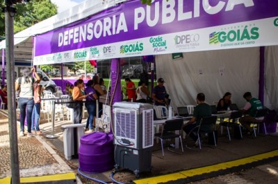 Defensoria oferece atendimento jurídico gratuito a mulheres em mutirão do Goiás Social
