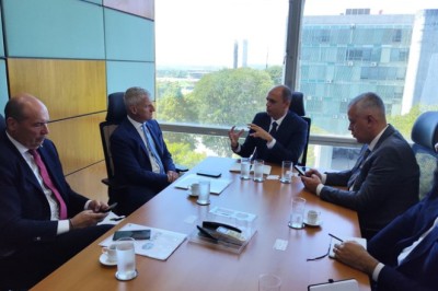 Representantes do Mapa e de cafeicultores italianos discutem parceria na produção sustentável do setor