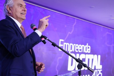 Caiado anuncia Centro Estadual de Computação Aberta em IA