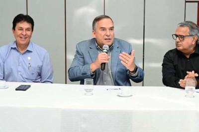 Mabel reduz 80% da taxa para bares e restaurantes usarem calçadas com mesas e cadeiras