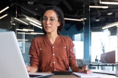 Setor de serviços cresce em maio pela quarta vez consecutiva, aponta IBGE