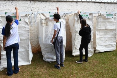 Projeto Eco Escolas mobiliza estudantes e famílias para reciclagem nas unidades da Rede Municipal de Educação