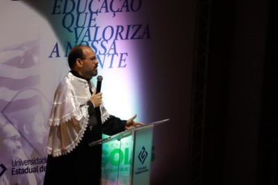 Antonio Cruvinel assume segundo mandato como reitor da UEG