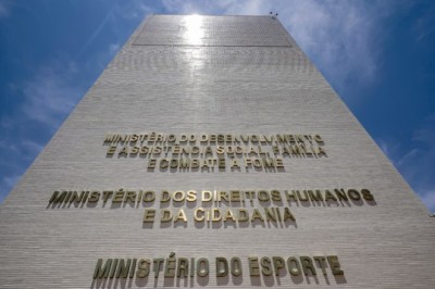 Não existe projeto de capacitação para falso 