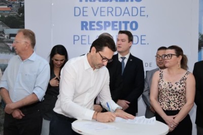 Prefeito Leandro Vilela dá posse aos novos membros do Colegiado de Recursos Tributários