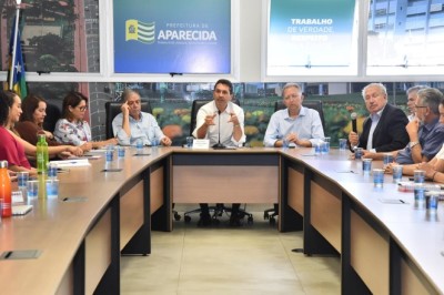 Prefeito Leandro Vilela recebe plano estratégico do Instituto Aquila para modernizar gestão e ampliar eficiência