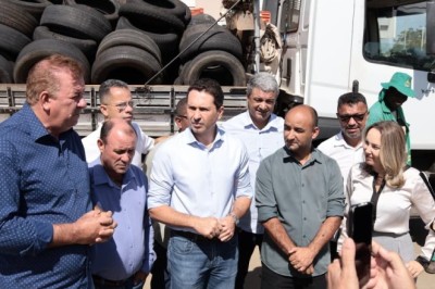 Combate à Dengue Prefeitura de Aparecida recolhe mais de 10 mil pneus em um único dia em ação preventiva