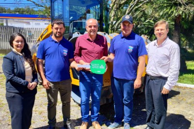 Mapa entrega 16 máquinas agrícolas para municípios catarinenses