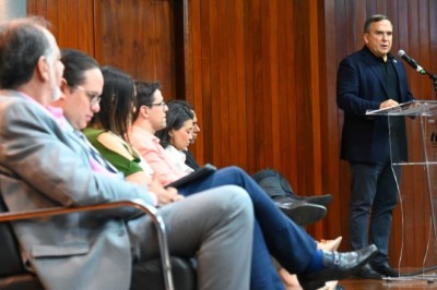 Prefeitura de Goiânia define nesta quarta-feira empresas que vão integrar força-tarefa para limpeza de fios soltos