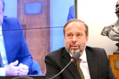 Alexandre Silveira defende temas do setor energético em audiência pública na Câmara dos Deputados