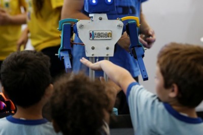 Governo do Brasil anuncia chamada de R$ 100 milhões para proteção de crianças e adolescentes no ambiente digital