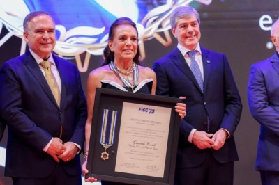 Gracinha Caiado recebe Medalha do Mérito Industrial da Fieg