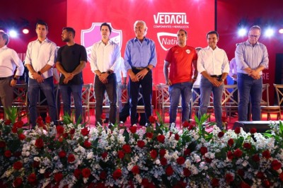 Caiado participa da inauguração de Centro de Treinamento do Vila Nova