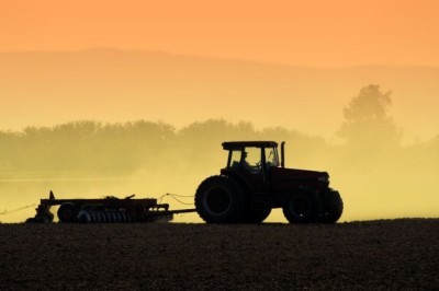 Mais 45 máquinas agrícolas são entregues a municípios gaúchos. Total chega a 137