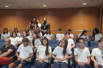 Projeto Deputados e Deputadas do Futuro recebe alunos da rede estadual de Jandaia