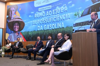 E30 deve baixar preço da gasolina e tornar Brasil independente de importação, afirma Alexandre Silveira