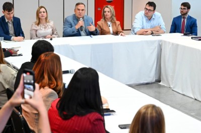 Mabel reúne instituições para construção de plano de reinserção de pessoas em situação de rua