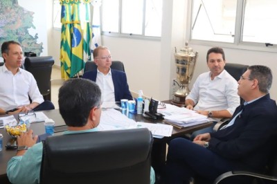 Vilela, João Campos e Francisco Jr. alinham últimos trâmites para início das obras no Dianot