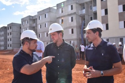 Vilela confere a construção de 768 apartamentos populares em Aparecida