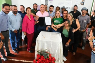 Prefeito Sandro Mabel assina ordem de serviço para reforma de Cras