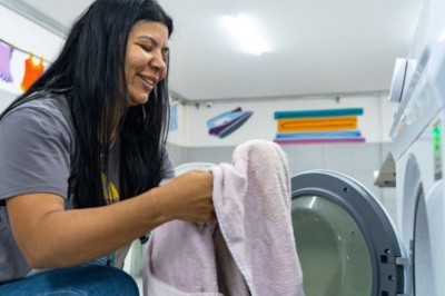Governo do Brasil investe R$ 13 milhões em lavanderias públicas para reduzir sobrecarga das mulheres