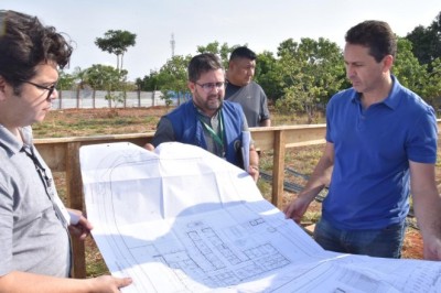 Prefeito Vilela vistoria locais que serão instaladas Policlínica, Centro de Reabilitação, 3 UBSs e CAPS