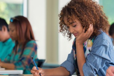 Mais de 3,5 milhões de estudantes fizeram a prova do primeiro dia no Enem 2025