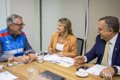 Em Brasília, Mabel se reúne com ministro Padilha em busca de recursos para a saúde