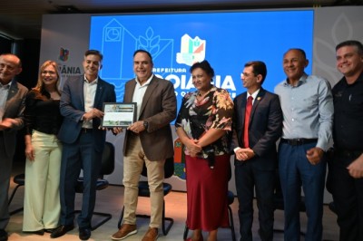 Prefeito Sandro Mabel recebe selo da Caixa Econômica por gestão sustentável