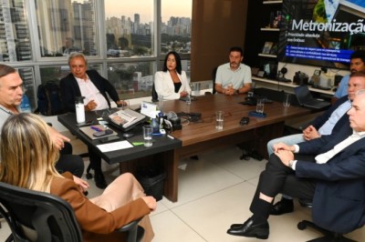 Sandro Mabel apresenta metronização para a vice-governadora do Distrito Federal