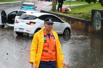 Prefeitura de Goiânia executa ações de segurança viária durante temporal deste sábado