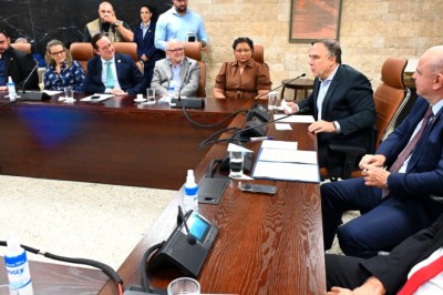 Mabel assina convênio com TJ-GO para cobrança de créditos municipais e cooperação no Programa Pai Presente