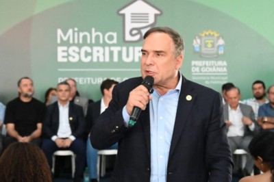 Mais de 5 mil famílias são beneficiadas com escritura habitacional em Goiânia