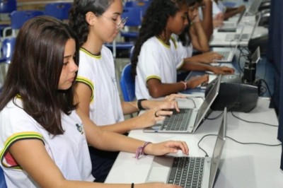 Governo de Goiás conecta 100% das escolas públicas estaduais