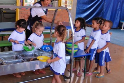 Prefeitura de Goiânia amplia em 58% recursos para merenda escolar nas escolas de tempo integral