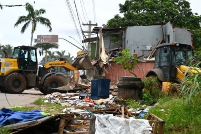 Mabel acompanha demolição de edificações abandonadas às margens do Córrego Capim Puba