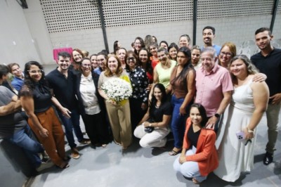 Fátima Gavioli emociona estudantes com sua trajetória de vida em palestra sobre ‘Histórias que Inspiram