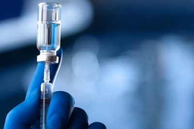 Acordo com empresa chinesa vai ampliar produção de vacinas para o SUS