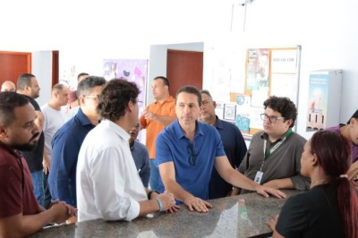 Prefeito Vilela e vereadores visitam unidades de saúde de Aparecida