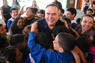 Mabel anuncia pagamento do piso nacional do magistério para professores