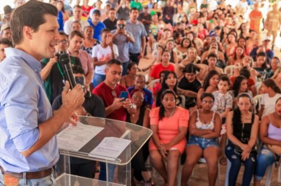 “A gente muda a vida das pessoas”, diz Daniel Vilela ao entregar casas a custo zero em Aragarças
