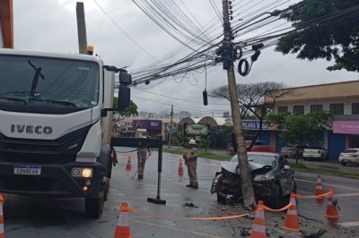 Motoristas de Goiás derrubaram nove postes por dia no primeiro trimestre de 2026