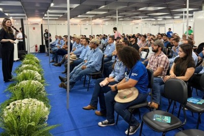 Especialista Kellen Severo destaca desafios e oportunidades do agro, na Agrotecnoleite