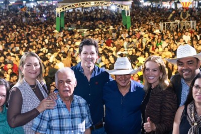 Daniel Vilela destaca potencial de Minaçu durante celebração dos 50 anos do município