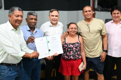 Mabel entrega escrituras a famílias do Residencial Goiânia Viva