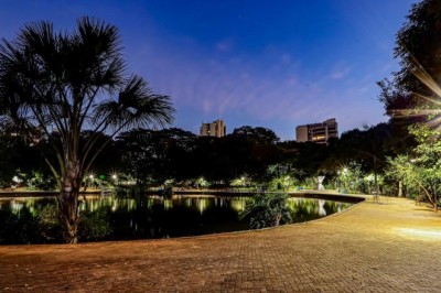 Prefeitura de Goiânia entrega nova iluminação no Bosque dos Buritis