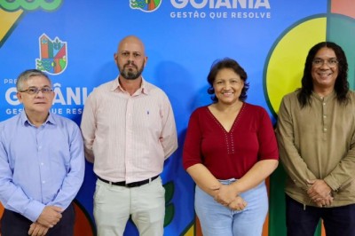 Prefeita em exercício Cláudia Lira anuncia antecipação da data-base dos servidores municipais