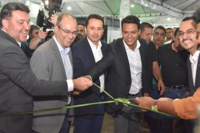 Prefeito Vilela exalta capacidade produtiva das empresas de Aparecida